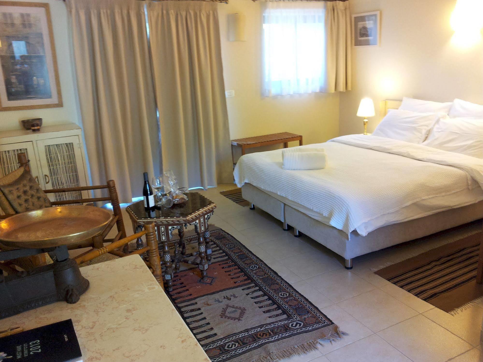 Shulamit Yard Hotell Rosh Pinna Eksteriør bilde